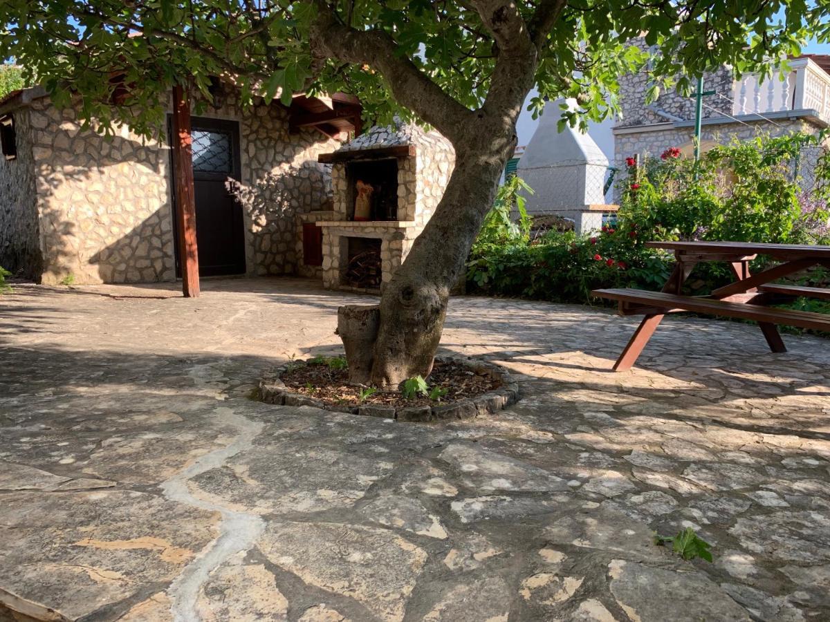 Apartments Villa Julia Trogir Exterior foto